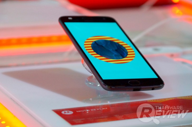 Moto Z2 Play พรีเมี่ยมสมาร์ทโฟน หรูหรา ดีงาม ในราคาจับต้องได้