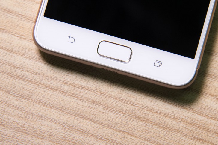 ASUS Zenfone 4 MAX Pro แบตอึดสะใจ ชัดดีด้วยกล้องคู่ กล้องหน้าเซลฟี่ ใช้งานได้ตลอดวัน