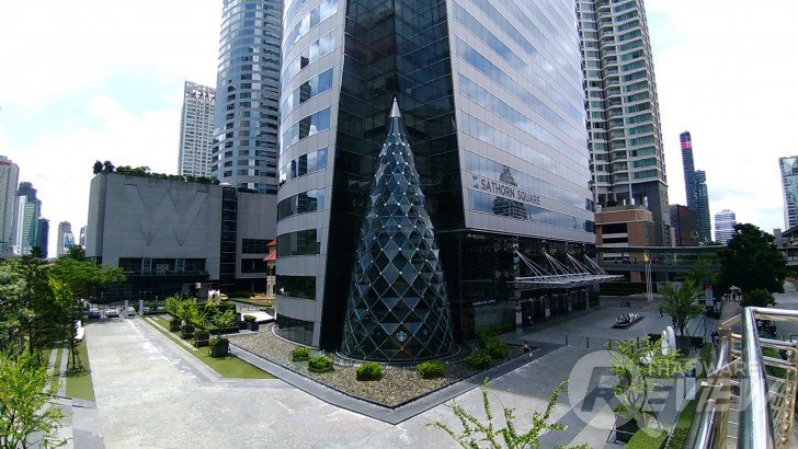 ASUS Zenfone 4 MAX Pro แบตอึดสะใจ ชัดดีด้วยกล้องคู่ กล้องหน้าเซลฟี่ ใช้งานได้ตลอดวัน