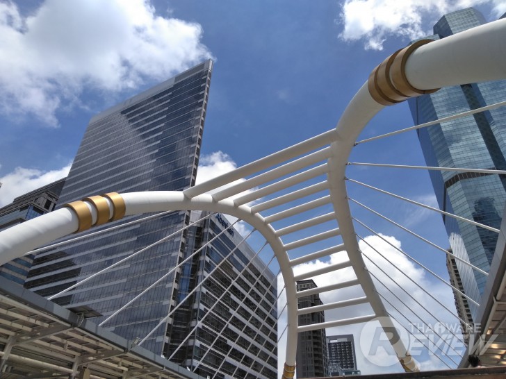 ASUS Zenfone 4 MAX Pro แบตอึดสะใจ ชัดดีด้วยกล้องคู่ กล้องหน้าเซลฟี่ ใช้งานได้ตลอดวัน