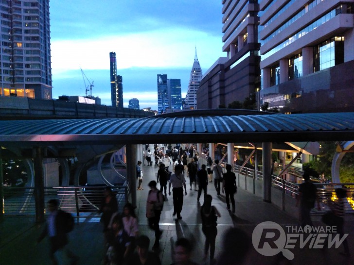 ASUS Zenfone 4 MAX Pro แบตอึดสะใจ ชัดดีด้วยกล้องคู่ กล้องหน้าเซลฟี่ ใช้งานได้ตลอดวัน