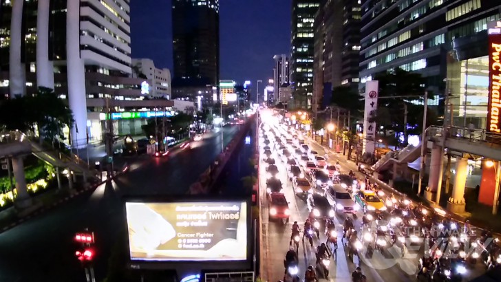 ASUS Zenfone 4 MAX Pro แบตอึดสะใจ ชัดดีด้วยกล้องคู่ กล้องหน้าเซลฟี่ ใช้งานได้ตลอดวัน