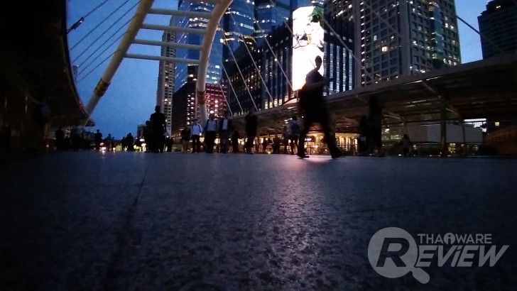 ASUS Zenfone 4 MAX Pro แบตอึดสะใจ ชัดดีด้วยกล้องคู่ กล้องหน้าเซลฟี่ ใช้งานได้ตลอดวัน