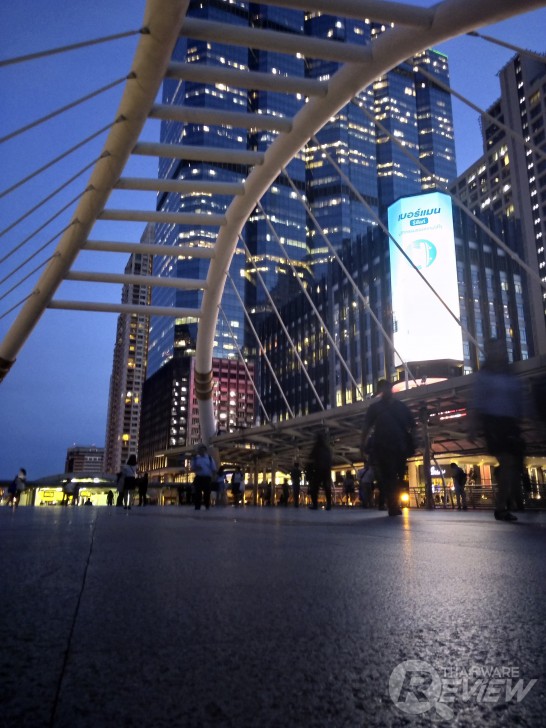 ASUS Zenfone 4 MAX Pro แบตอึดสะใจ ชัดดีด้วยกล้องคู่ กล้องหน้าเซลฟี่ ใช้งานได้ตลอดวัน