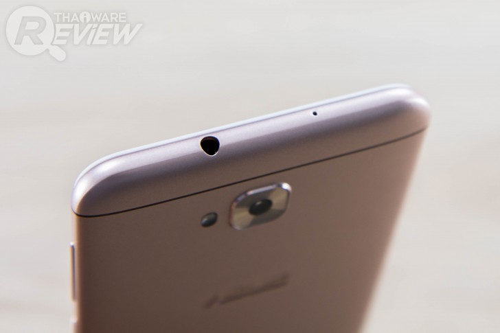 ASUS Zenfone 4 Selfie ดีไซน์สวย กล้องหน้าคู่ ถูกใจวัยเซลฟี่ ถ่ายหน้าชัดหลังเบลอได้