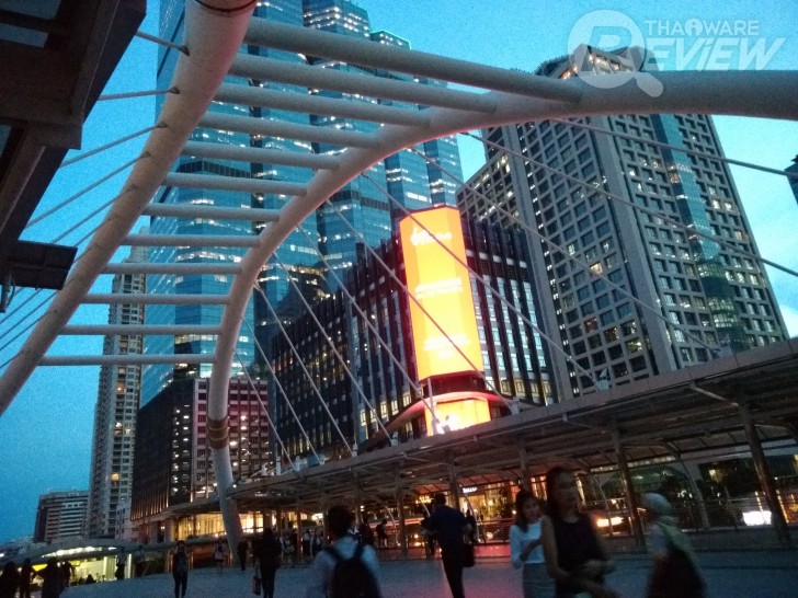 ASUS Zenfone 4 Selfie ดีไซน์สวย กล้องหน้าคู่ ถูกใจวัยเซลฟี่ ถ่ายหน้าชัดหลังเบลอได้