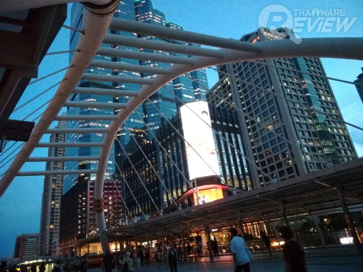 ASUS Zenfone 4 Selfie ดีไซน์สวย กล้องหน้าคู่ ถูกใจวัยเซลฟี่ ถ่ายหน้าชัดหลังเบลอได้