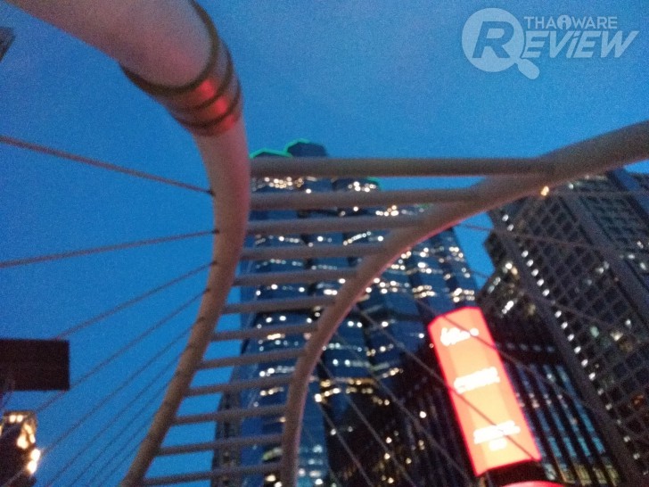 ASUS Zenfone 4 Selfie ดีไซน์สวย กล้องหน้าคู่ ถูกใจวัยเซลฟี่ ถ่ายหน้าชัดหลังเบลอได้