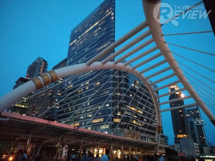 ASUS Zenfone 4 Selfie ดีไซน์สวย กล้องหน้าคู่ ถูกใจวัยเซลฟี่ ถ่ายหน้าชัดหลังเบลอได้