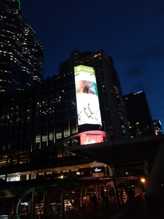 ASUS Zenfone 4 Selfie ดีไซน์สวย กล้องหน้าคู่ ถูกใจวัยเซลฟี่ ถ่ายหน้าชัดหลังเบลอได้