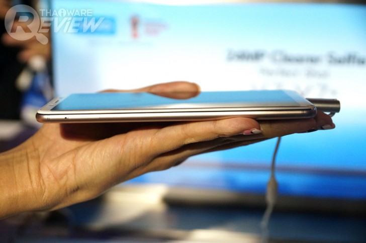 Vivo V7+ เซลฟี่สมาร์ทโฟน กล้องหน้า 24 ล้านพิกเซล จอภาพไร้ขอบ ในราคาแค่ 11,990 บาท