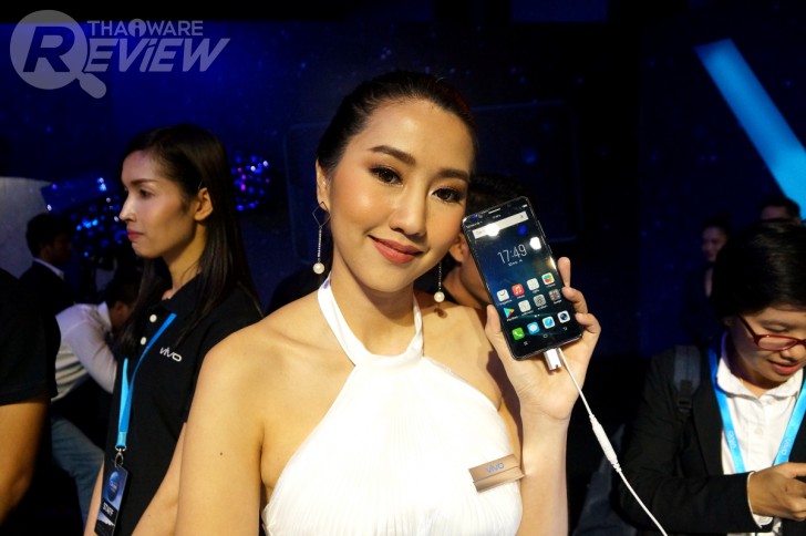 Vivo V7+ เซลฟี่สมาร์ทโฟน กล้องหน้า 24 ล้านพิกเซล จอภาพไร้ขอบ ในราคาแค่ 11,990 บาท