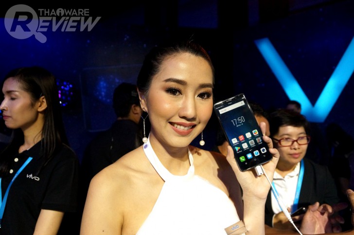 Vivo V7+ เซลฟี่สมาร์ทโฟน กล้องหน้า 24 ล้านพิกเซล จอภาพไร้ขอบ ในราคาแค่ 11,990 บาท