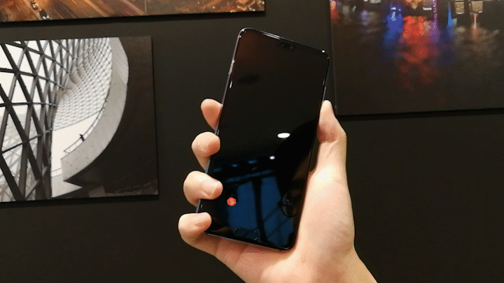 Huawei P20 Pro เรือธงข้ามรุ่น กล้องหลัง 3 เลนส์ อีกระดับของความสวยหรู Huawei P20 Pro เรือธงข้ามรุ่น กล้องหลัง 3 เลนส์ อีกระดับของความสวยหรู