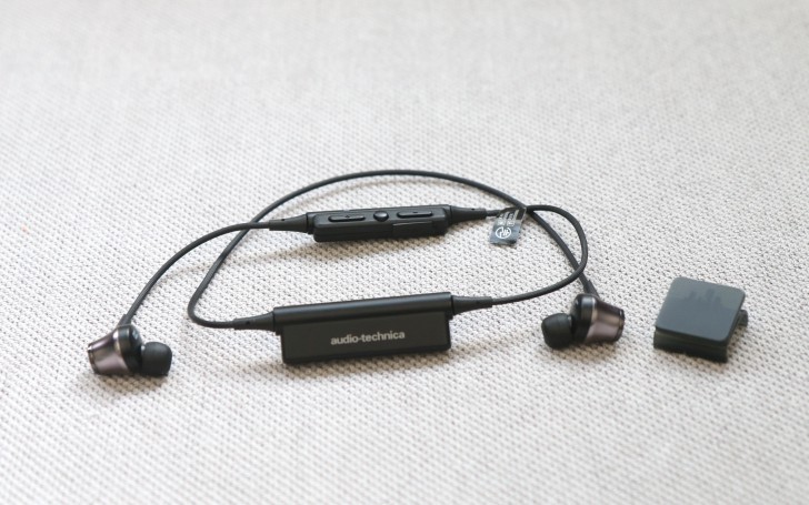 หูฟังไร้สาย ATH-CKR55BT จาก Audio-Technica เสียงดี มีไมค์ ใช้ได้นาน