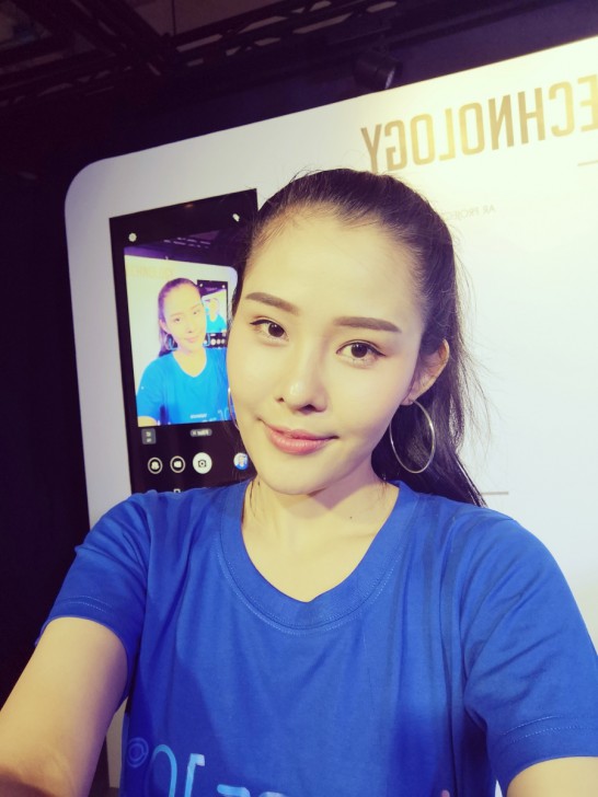 Honor 10 มือถือตัวแรงกล้องเด่น เรือนร่างงดงาม ในราคา 13,990 บาท