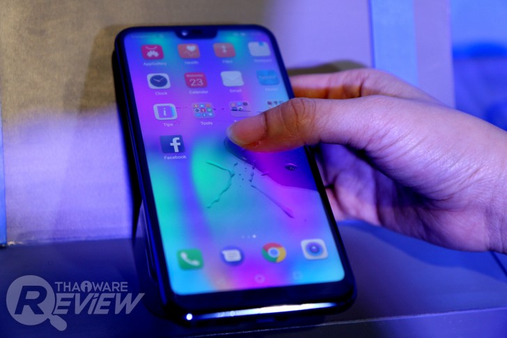 Honor 10 มือถือตัวแรงกล้องเด่น เรือนร่างงดงาม ในราคา 13,990 บาท