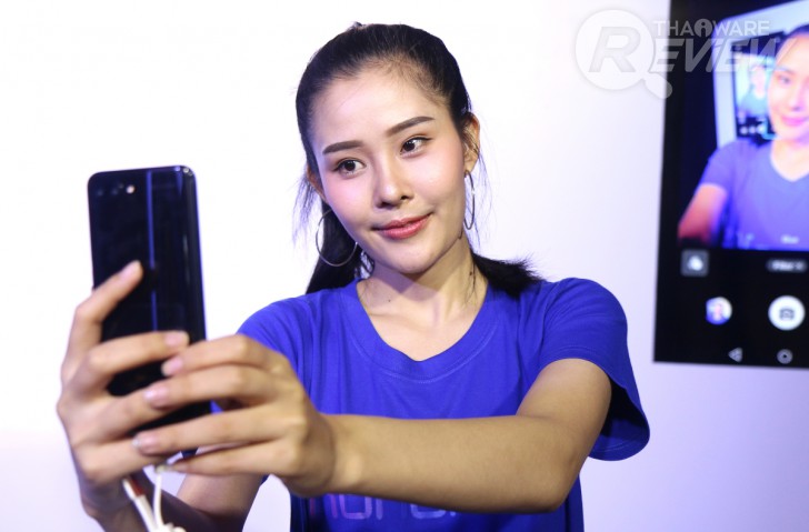 Honor 10 มือถือตัวแรงกล้องเด่น เรือนร่างงดงาม ในราคา 13,990 บาท