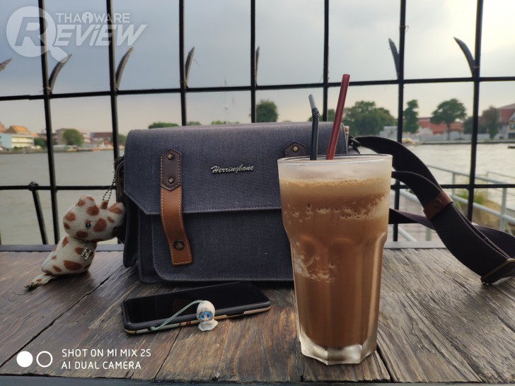 Xiaomi Mi Mix 2S มือถือสุดแรง ราคาสุดถูก เมื่อศิลปะมาบรรจบกับเทคโนโลยี