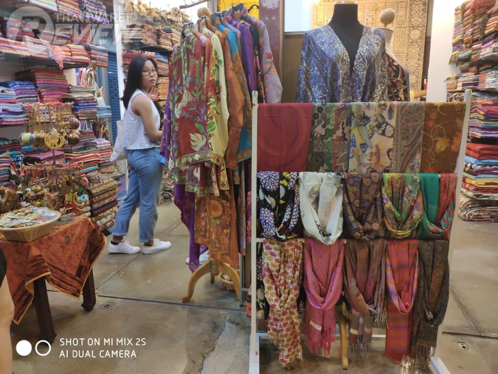 Xiaomi Mi Mix 2S มือถือสุดแรง ราคาสุดถูก เมื่อศิลปะมาบรรจบกับเทคโนโลยี