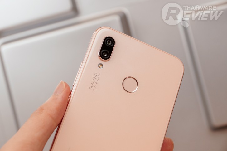 Huawei Nova 3e สมาร์ทโฟนมิดเรนจ์ กล้องดี เซลฟี่สวย ดีไซน์เรือธง Huawei Nova 3e สมาร์ทโฟนมิดเรนจ์ กล้องดี เซลฟี่สวย ดีไซน์เรือธง