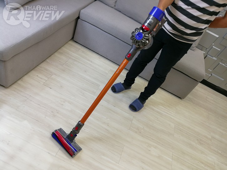 Dyson V8 Carbon Fibre เครื่องดูดฝุ่นไร้สาย อัพเกรดความแรง หัวดูดหลากหลาย จัดได้ทุกกระบวนท่า
