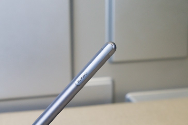 Huawei MediaPad M5 Pro แท็บเล็ตไฮบริด พิมพ์งานได้ วาดรูปดี ดูหนังเพลิน ฟังเพลงฟิน 