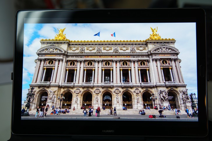 Huawei MediaPad M5 Pro แท็บเล็ตไฮบริด พิมพ์งานได้ วาดรูปดี ดูหนังเพลิน ฟังเพลงฟิน 