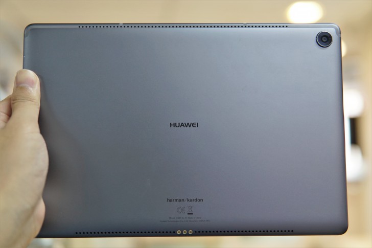Huawei MediaPad M5 Pro แท็บเล็ตไฮบริด พิมพ์งานได้ วาดรูปดี ดูหนังเพลิน ฟังเพลงฟิน 