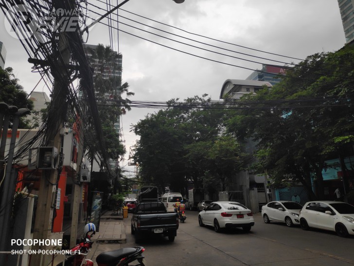 POCOPHONE F1 การกลับมาทวงบัลลังก์ของ Xiaomi ราชันแห่งความคุ้มค่า