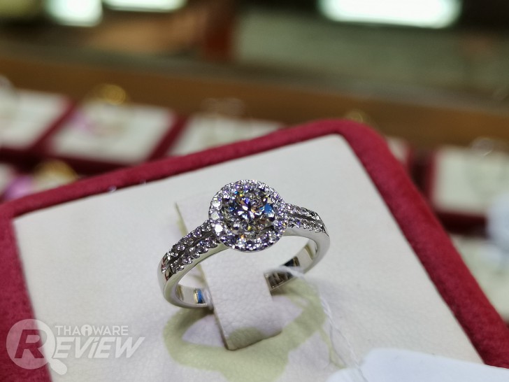 Huawei Mate 20 น้องเล็กตระกูลเรือธง กล้องหลัง 3 เลนส์ไลก้า ดีไซน์ไฟหน้ารถแข่งแบรนด์หรู