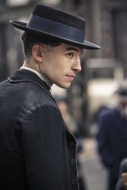 Fantastic Beasts: The Crimes of Grindelwald | มารู้จักกับพ่อมดศาสตร์มืด Gellert Grindelwald