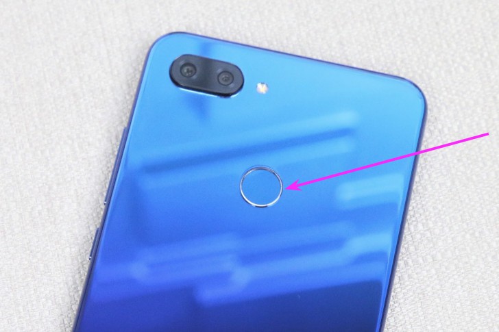 Xiaomi Mi 8 Lite สมาร์ทโฟนราคาต่ำหมื่นที่แรงคุ้มค่า กล้องสวย มีให้เลือกซื้อ 2 ขนาดความจุ