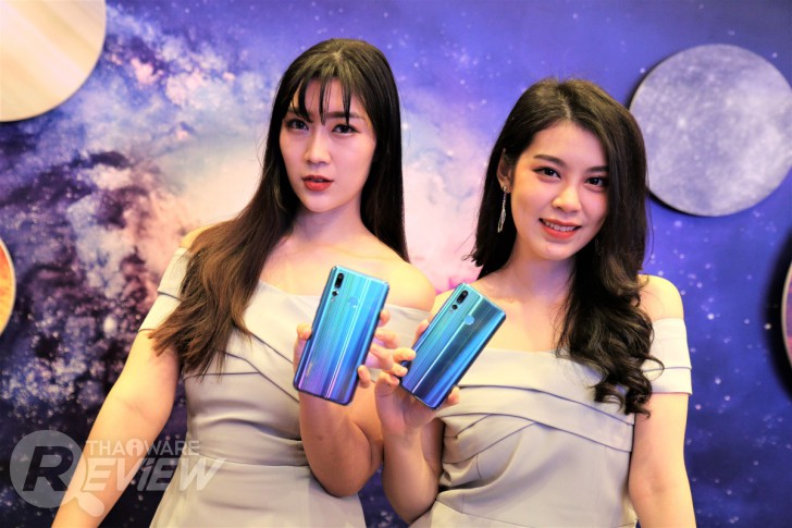 Huawei nova 4 มือถือจอมีรูแบบ Punch Display รุ่นแรกในไทย สเปกแรง กล้องหลัง 3 ตัว