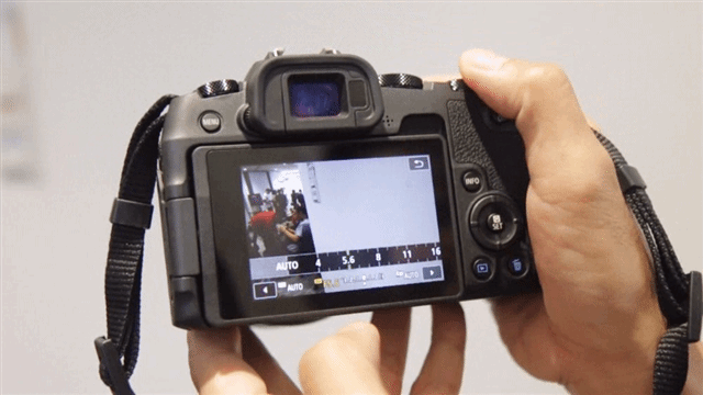 Canon EOS RP กล้อง Mirrorless Full-frame ราคาเบา น้ำหนักเบา น่าจะโดนใจสาวกอยู่นะ Canon EOS RP กล้อง Mirrorless Full-frame ราคาเบา น้ำหนักเบา น่าจะโดนใจสาวกอยู่นะ