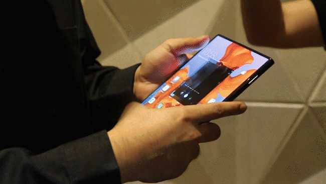 Huawei Mate X สมาร์ทโฟนจอพับ เปลี่ยนจอมือถือให้เป็นไซส์แท็บเล็ต ใหญ่สะใจ!