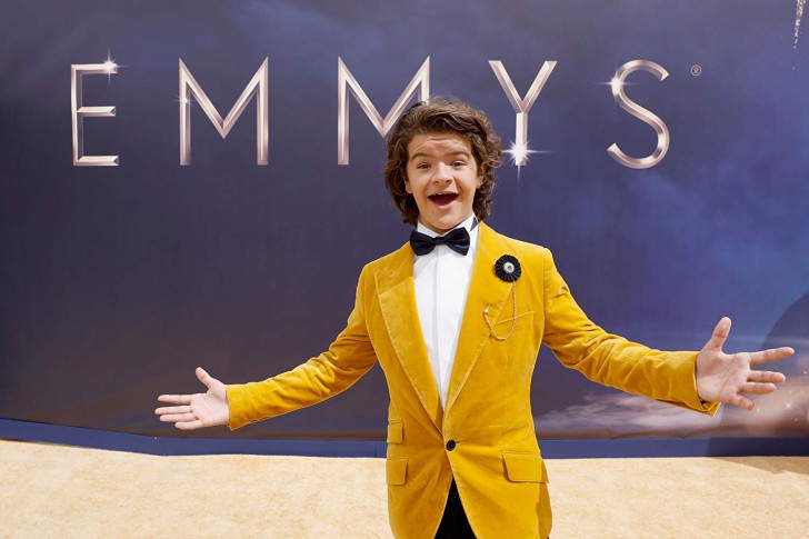 เหตุผลที่ Dustin ใน Stranger Things ฟันหลอ!?