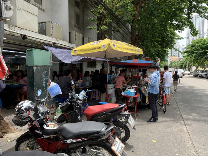 Street Food เสน่ห์ของการท่องเที่ยว หรือความไร้ระเบียบที่ยากจะแก้ไข