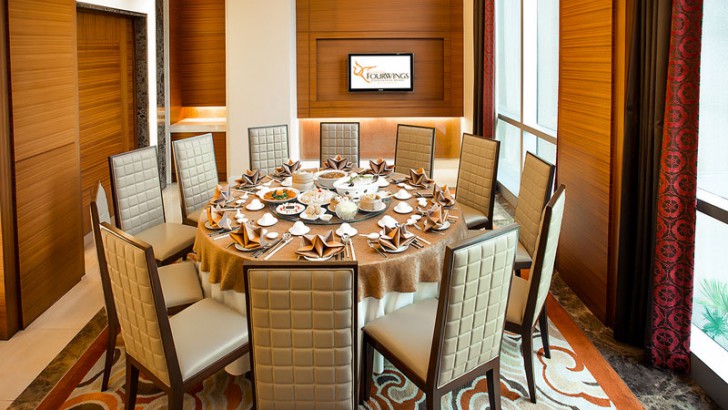 ไขปริศนา ทำไมถึงต้องเรียกว่า Lazy Susan หรือที่บ้านเรานิยมเรียกกันว่าโต๊ะจีน