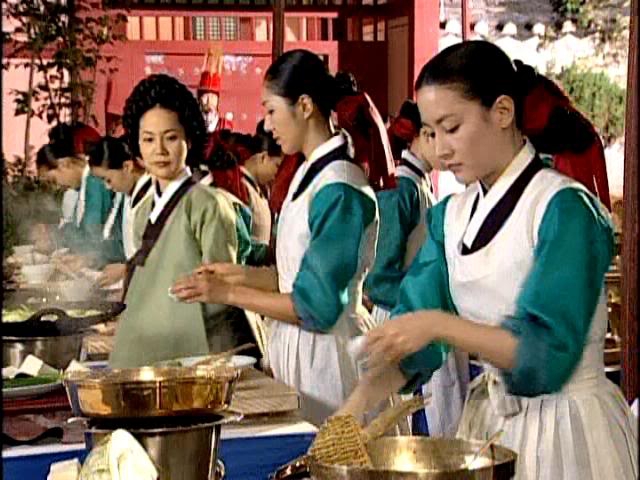 วัฒนธรรมเกาหลีแฝงอยู่ในอะไรบ้าง? เราจะได้หรือเสียอะไรจากการแฝงนี้ วัฒนธรรมเกาหลีแฝงอยู่ในอะไรบ้าง? เราจะได้หรือเสียอะไรจากการแฝงนี้