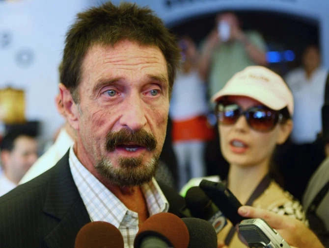 ตีแผ่ชีวิต John McAfee อดีตเศรษฐีพันล้าน ผู้สร้างแอนตี้ไวรัสในตำนาน และชีวิตด้านมืดที่คุณคิดไม่ถึง