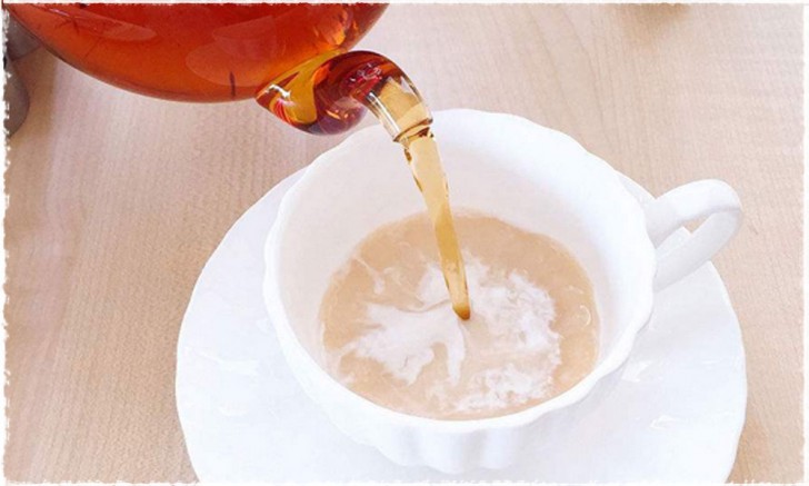 การชงชานมควร "ใส่นมก่อนชา" หรือ "ใส่ชาก่อนนม" กันนะ!?