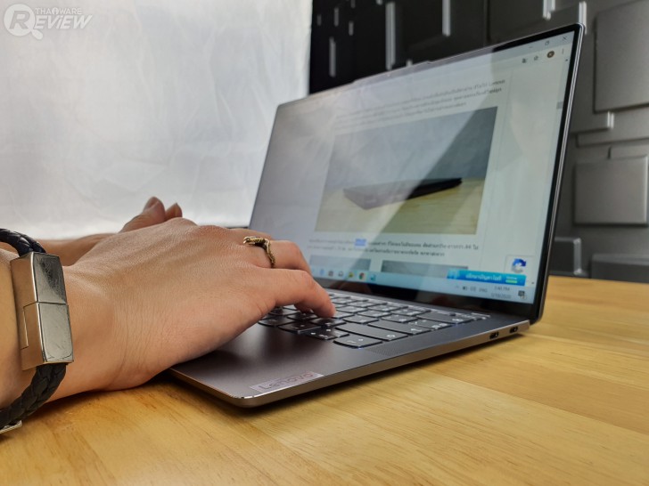 Lenovo YOGA S940 อัลตร้าบุ๊คลุคเซ็กซี่ ขอบจอบางเฉียบ