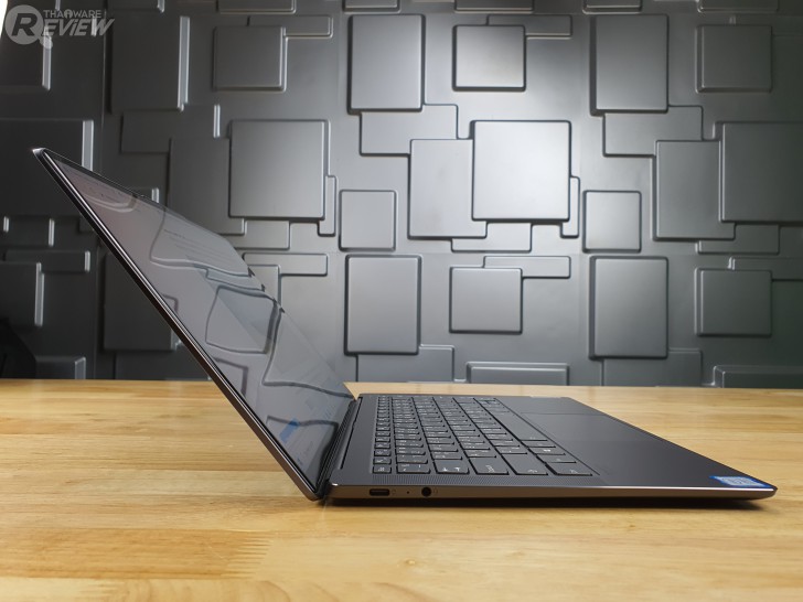 Lenovo YOGA S940 อัลตร้าบุ๊คลุคเซ็กซี่ ขอบจอบางเฉียบ