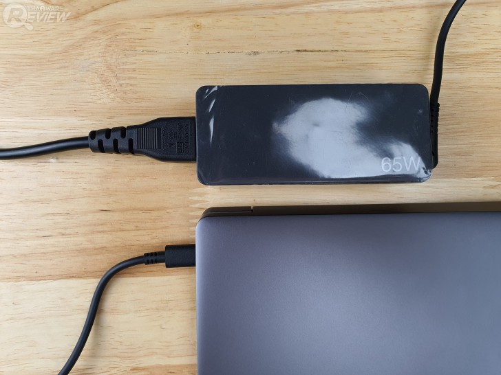 Lenovo YOGA S940 อัลตร้าบุ๊คลุคเซ็กซี่ ขอบจอบางเฉียบ