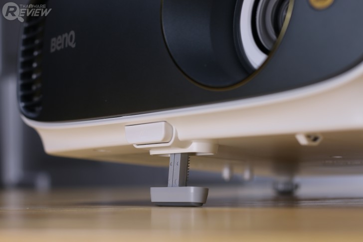 BenQ W1700M โปรเจคเตอร์ดูหนัง 4K จอยักษ์เก๋ๆ 