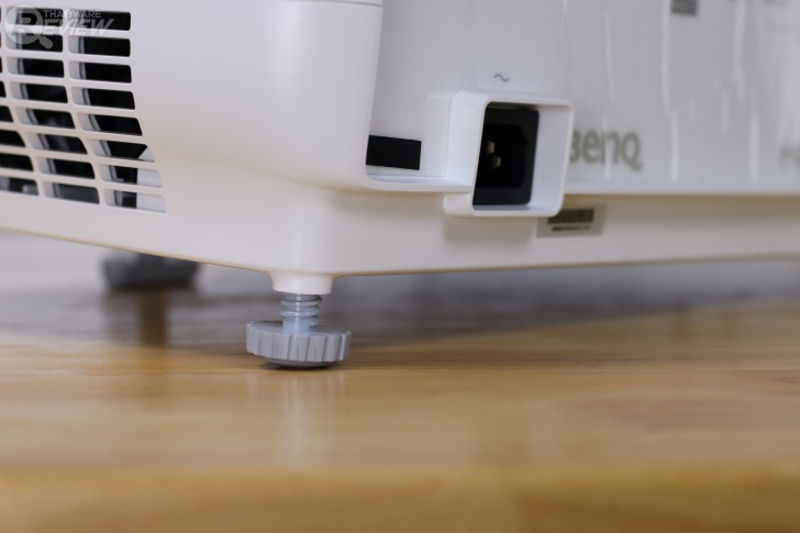 BenQ W1700M โปรเจคเตอร์ดูหนัง 4K จอยักษ์เก๋ๆ 