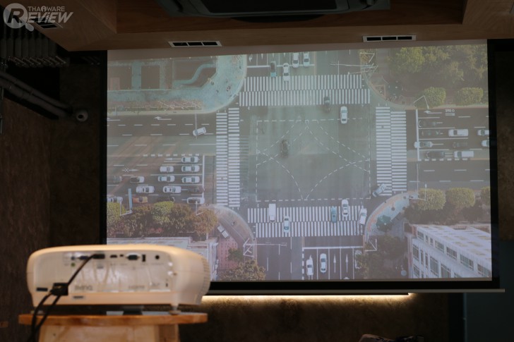 BenQ W1700M โปรเจคเตอร์ดูหนัง 4K จอยักษ์เก๋ๆ 