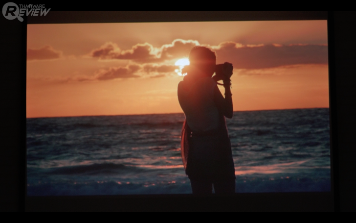 BenQ W1700M โปรเจคเตอร์ดูหนัง 4K จอยักษ์เก๋ๆ 