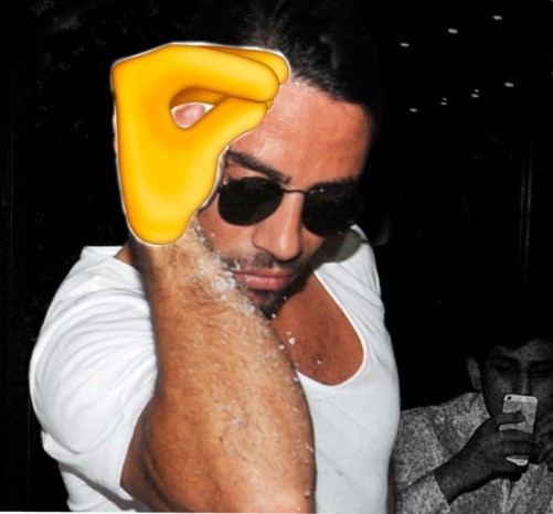 อิโมจิ Pinched Fingers หมายถึงอะไรกันนะ? อิโมจิ Pinched Fingers หมายถึงอะไรกันนะ?